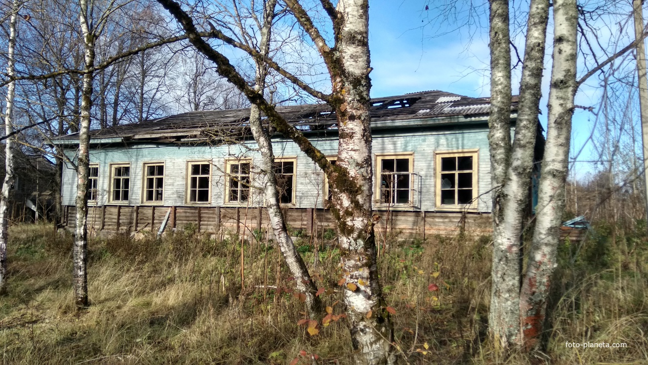 Здание заброшенной школы