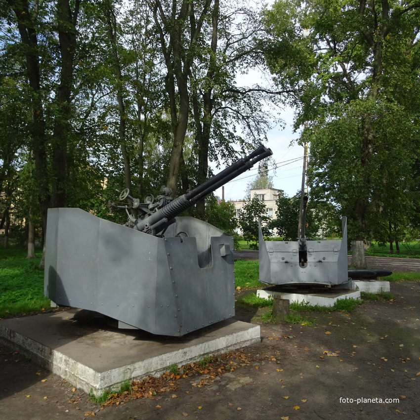 Боевые орудия Второй мировой войны - мемориальный комплекс