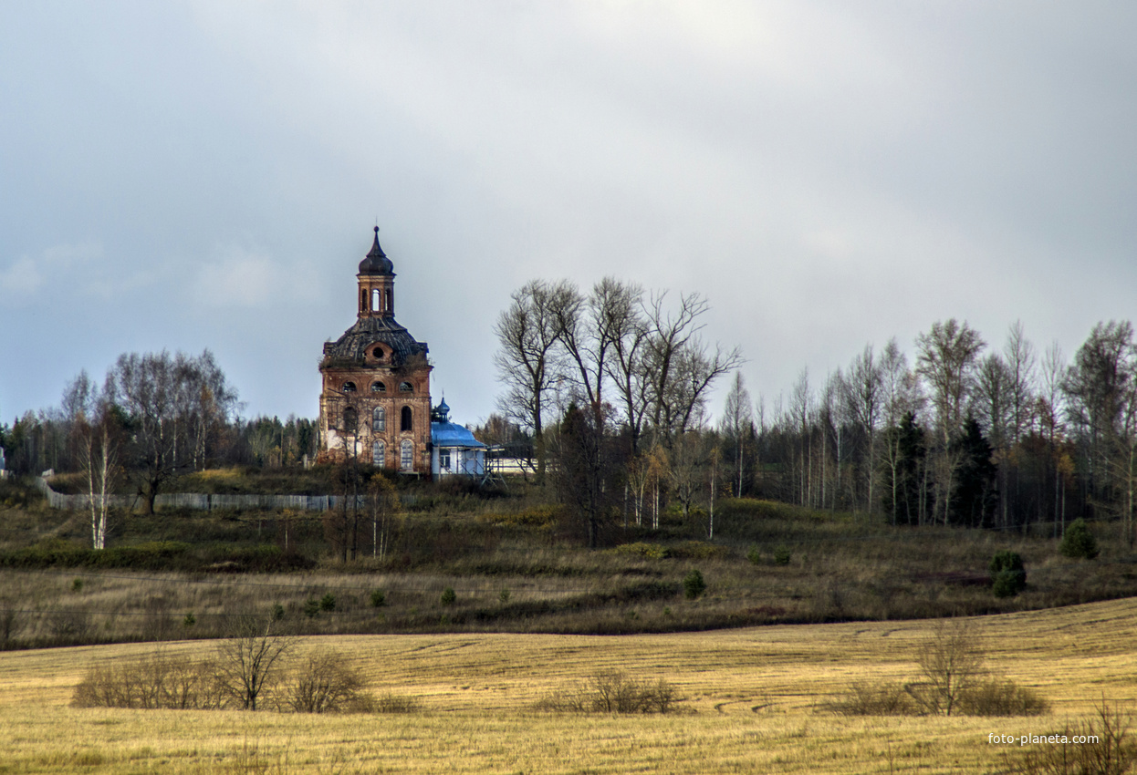 Вид на Вознесенскую церковь в Гостево