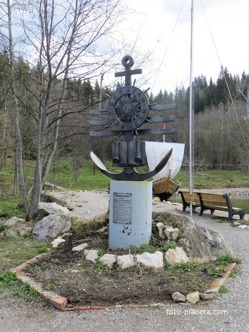 Памятник Селянкину О. К., писателю-фронтовику