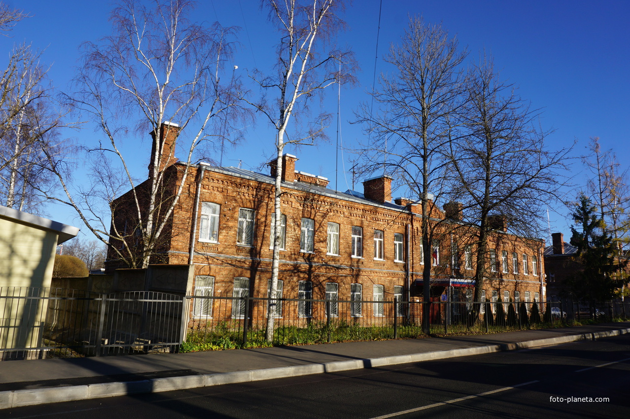 Краснопрудная 2.Место с привидениями.