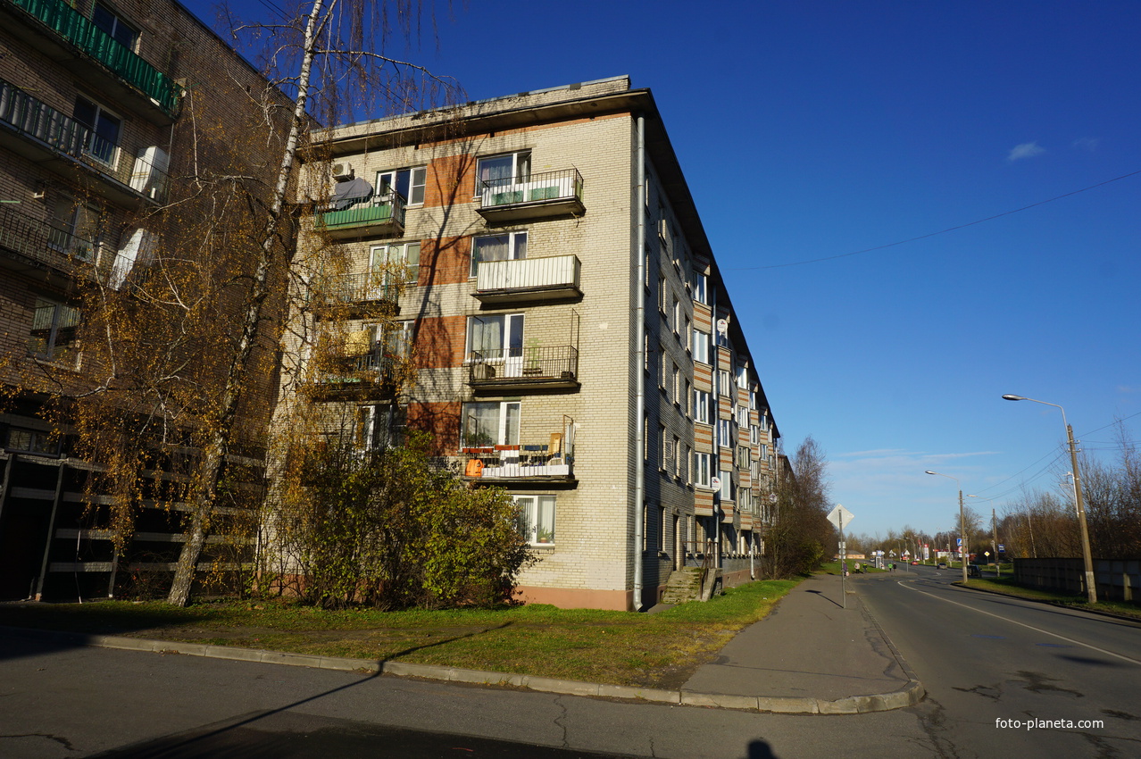 Ораниенбаумский проспект.