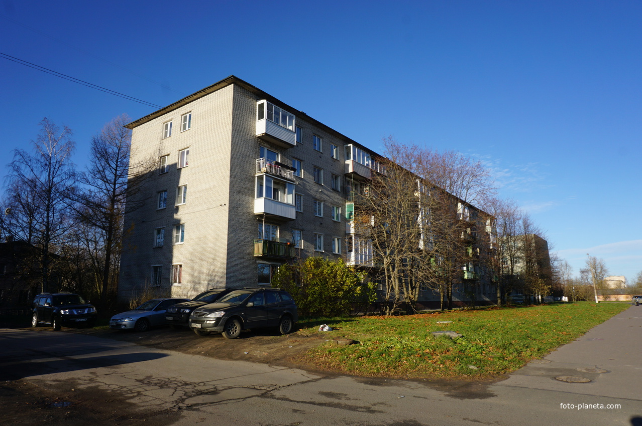 Ораниенбаумский проспект.