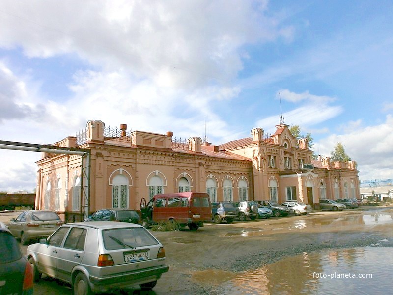 Вокзал на станции Киров-Котласский