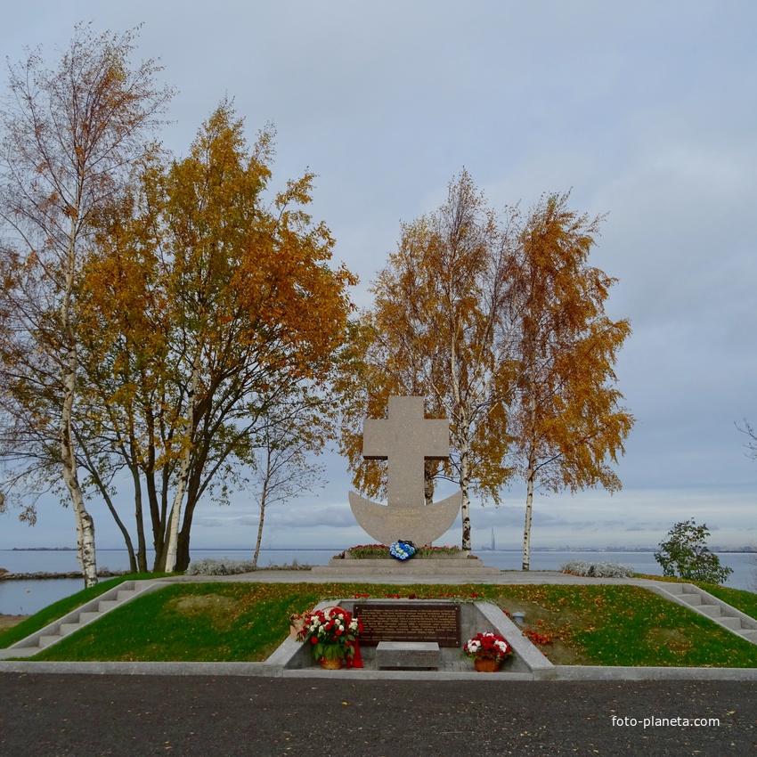 Мемориальный комплекс в память о первой высадке десанта на Южном побережье Финского залива.