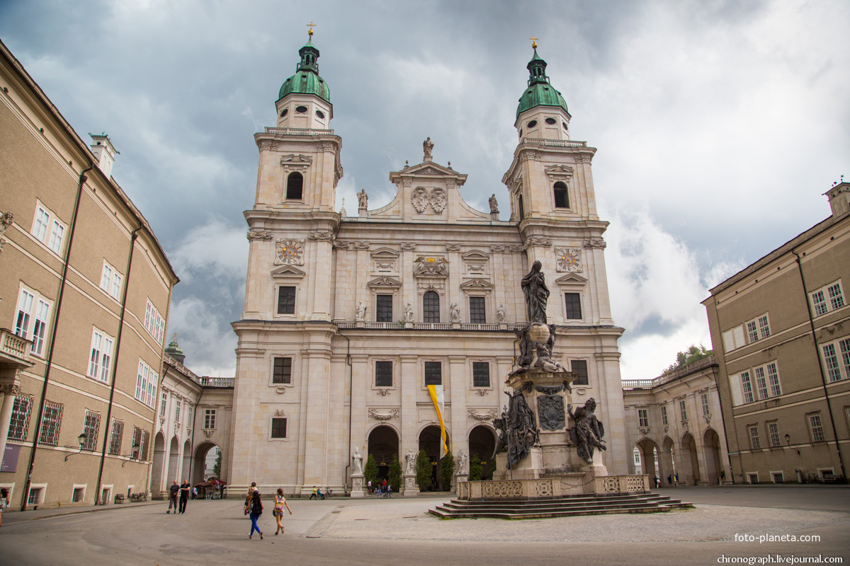 Зальцбургский собор (Dom zu Salzburg), памятник &quot;Deo Trino&quot;