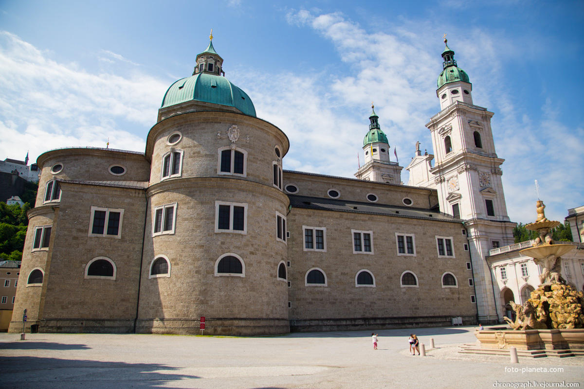 Площадь Резиденцплац, Зальбургский Собор (Dom zu Salzburg)