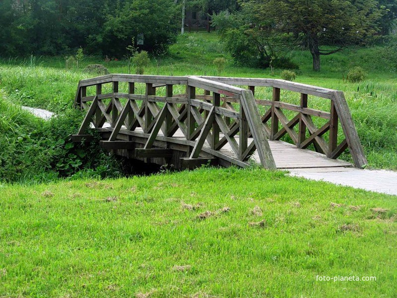 Деревянный мост через речку Туровка