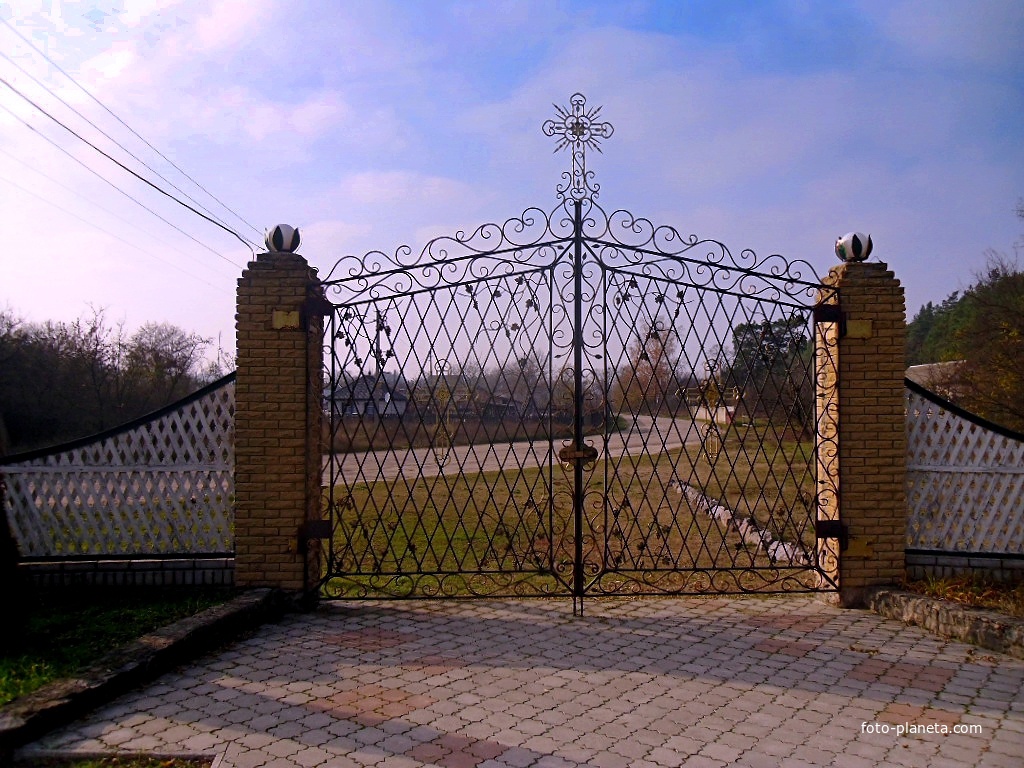 Ворота церкви