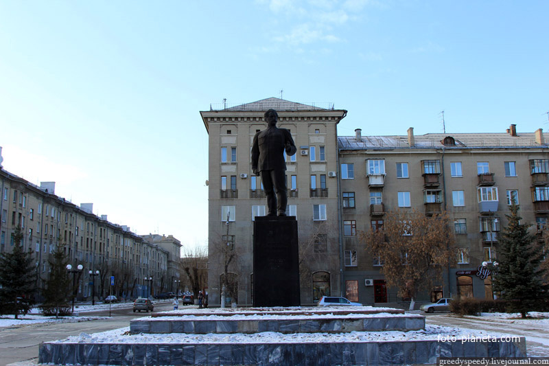 Памятник Серго Орджоникидзе