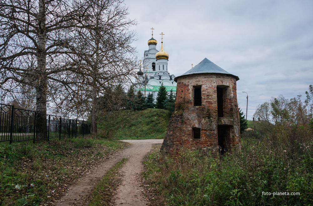 Башня рядом с Аркадиевским монастырем