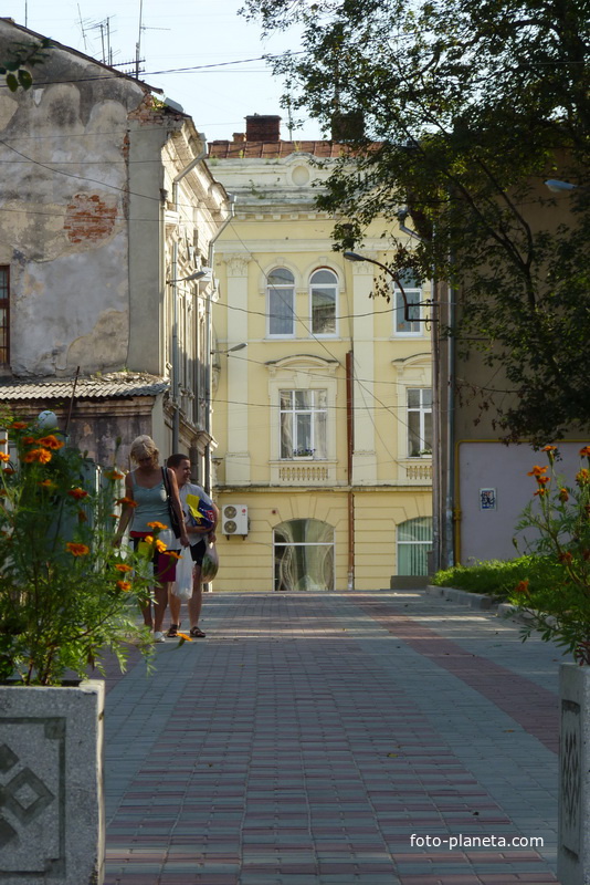 Сквер перед улицей Шевченко