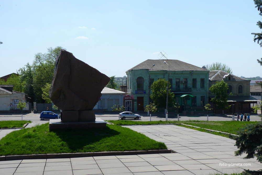 Памятник ул. Грушевского