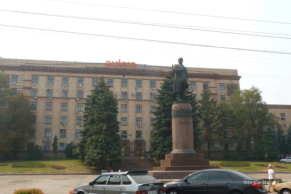 Площадь Ленина и памятник ему же