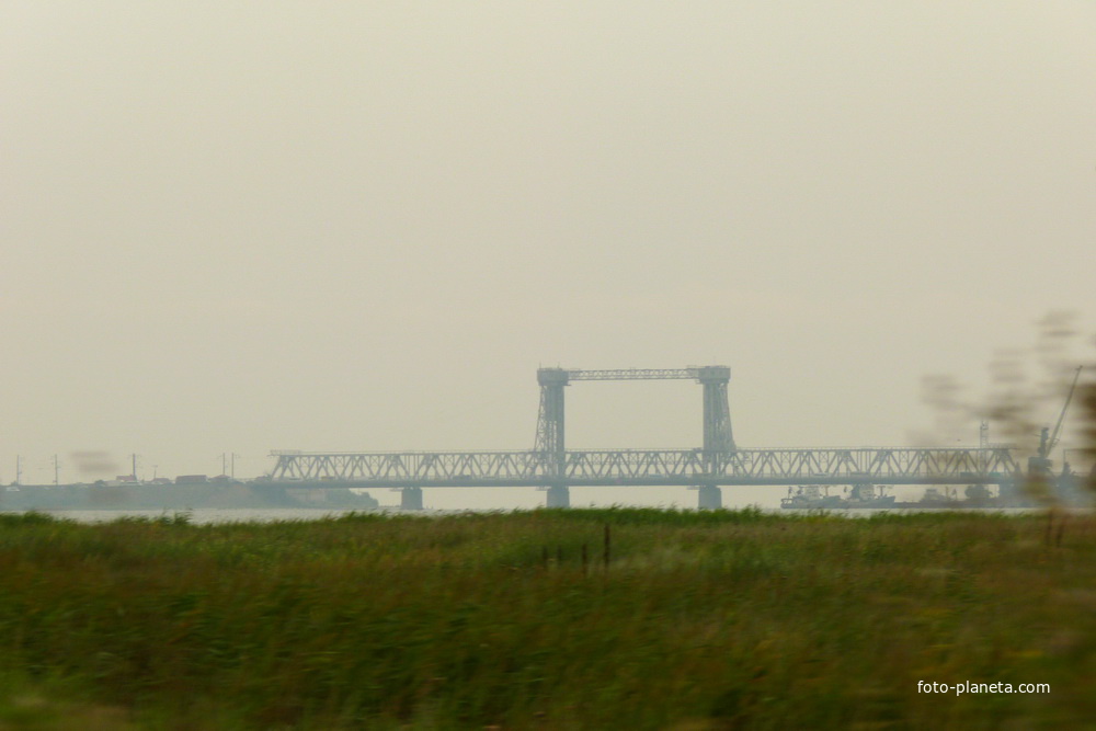 Разводной железнодорожно-автомобильный мост