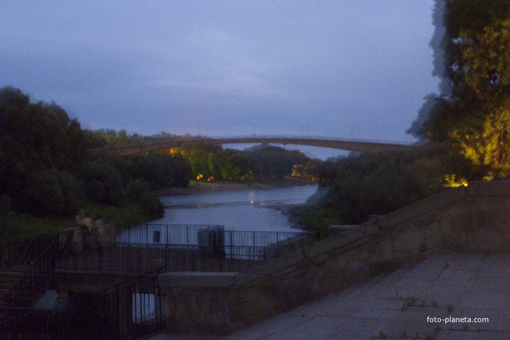 Пешеходный мост через реку Десна
