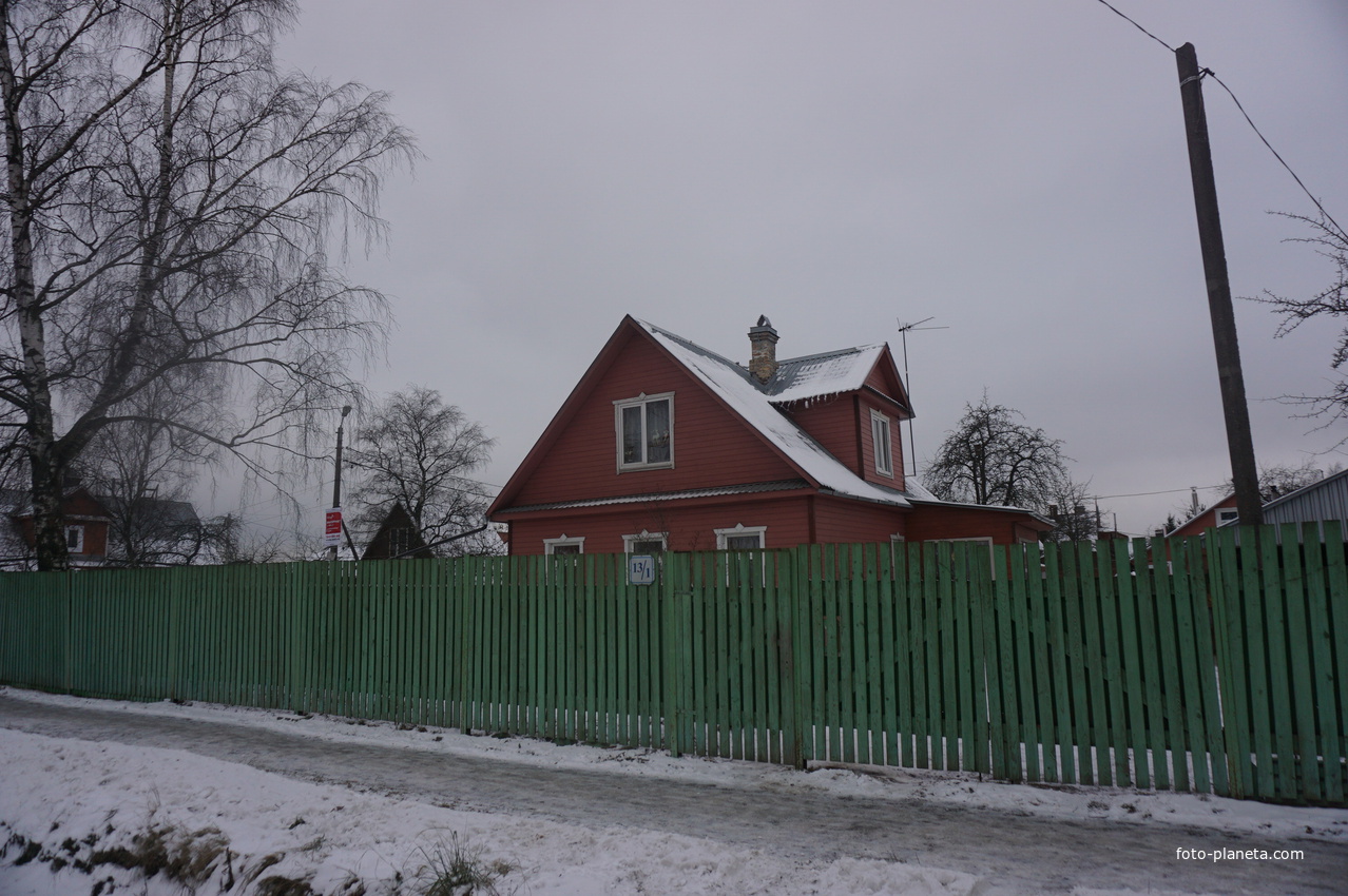 На Фронтовой улице.