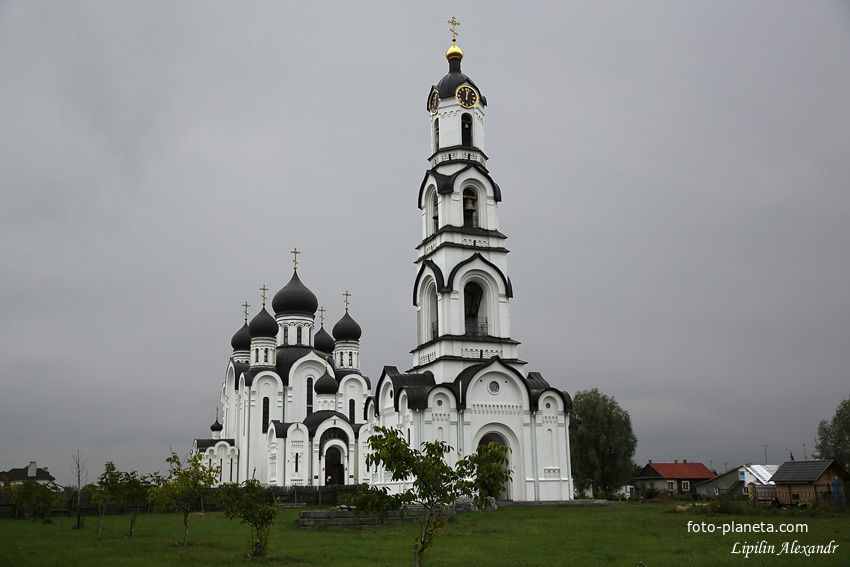 Колокольня и Свято-Федоровский собор