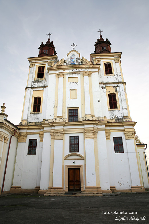 Фасад Доминиканского монастыря