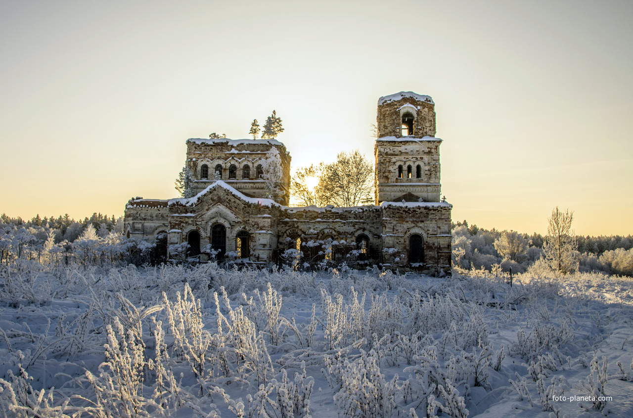 Церковь Димитрия Солунского в урочище Замедянцы Слободского района Кировской области
