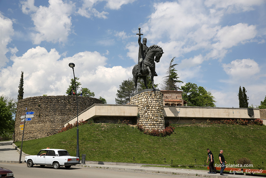 Памятник царю Ираклию II