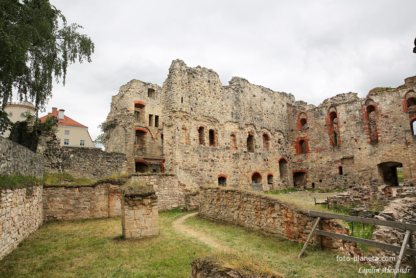 Руины Цесиского замка