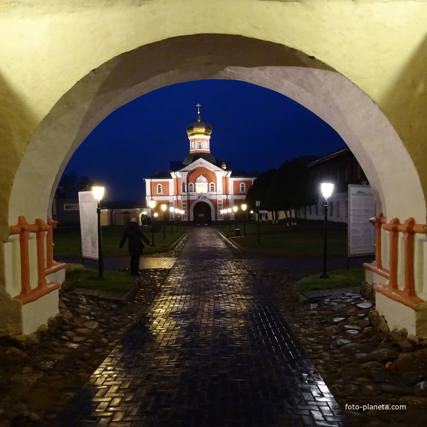 Валдай. Иверский монастырь.