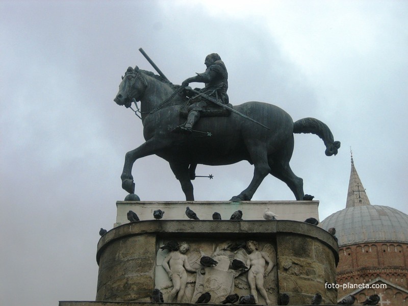 Памятник кондотьеру Эразмо да Нарни