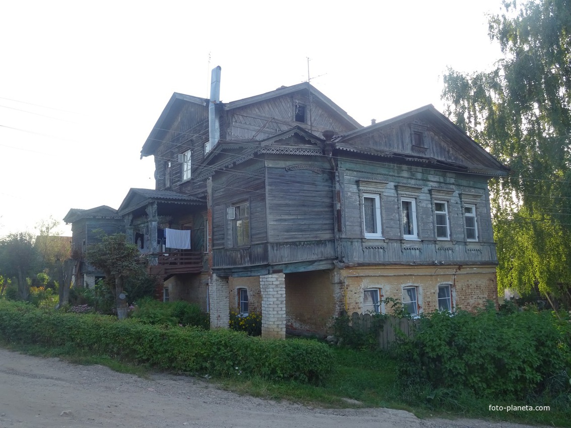 Старинный дом в городе