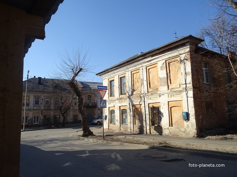 Угол Декабристов и Воскресенской