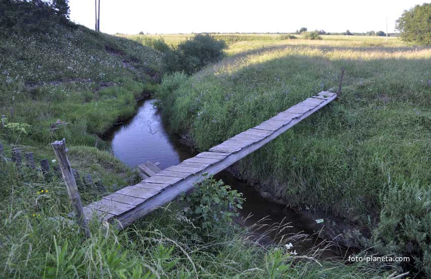 Самодельный мост через ручей