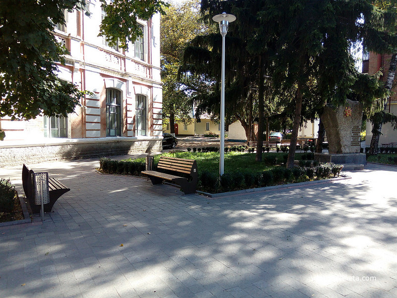 Городская улица