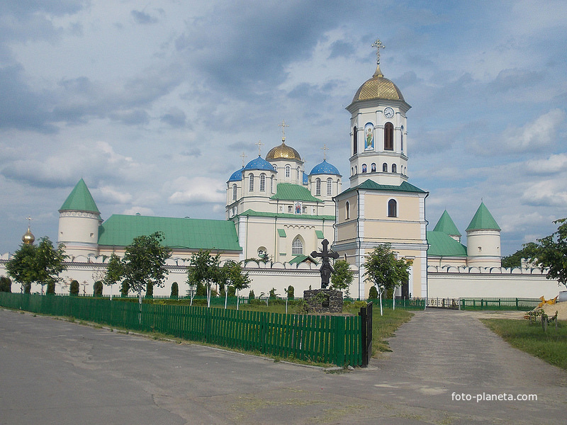 Свято-троицкий монастырь