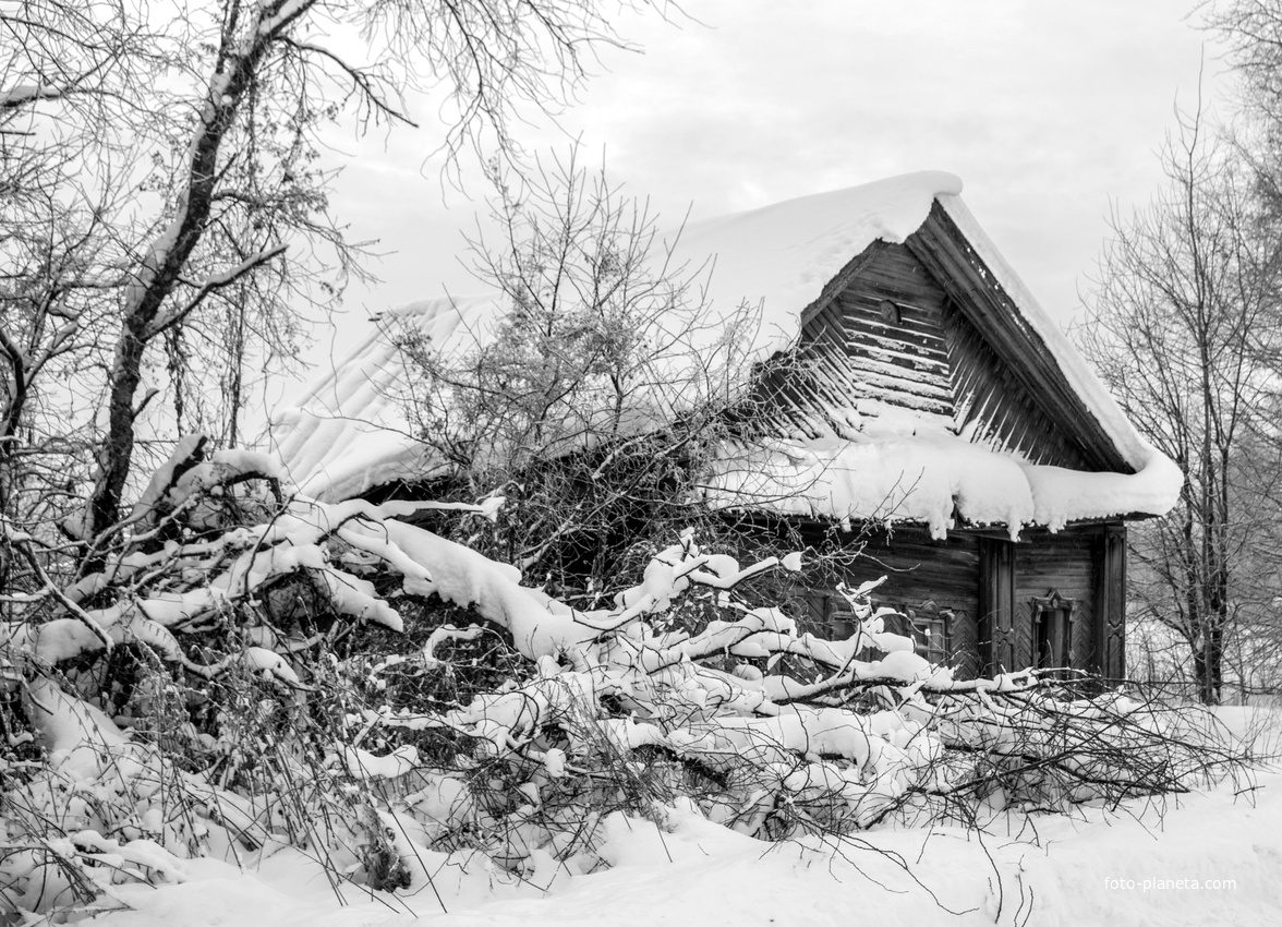 Заброшенный дом в деревне Лашино Куменского района Кировской области