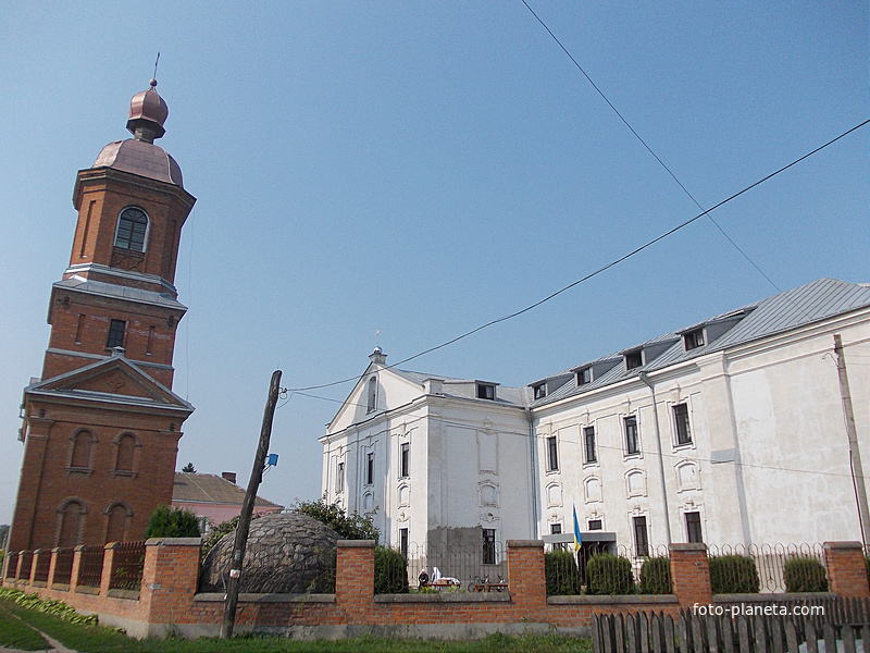 Покровский монастырь в городе