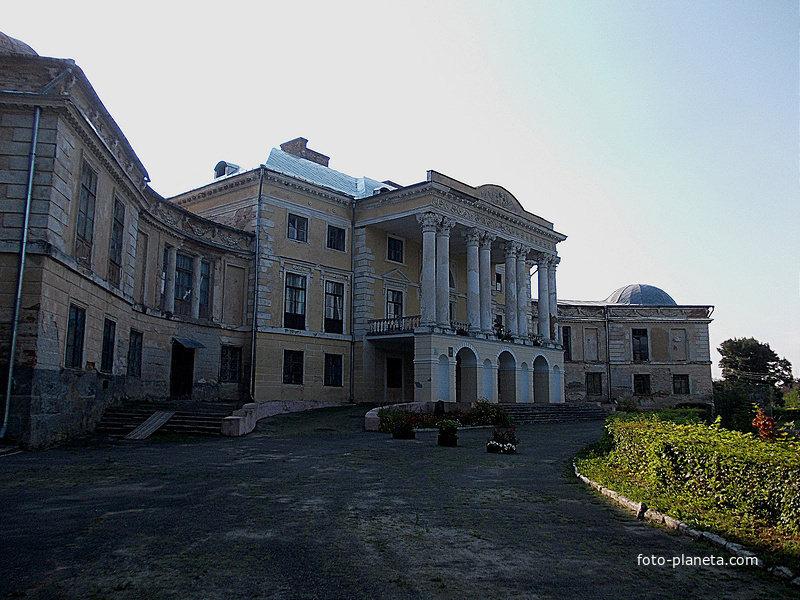 Дворец Грохольского в Вороновицах