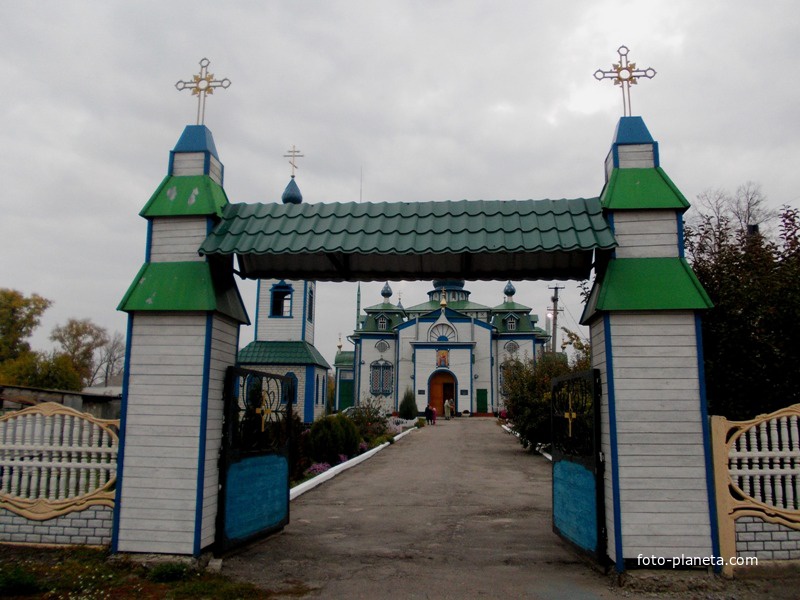 Ворота к Покровскому храму