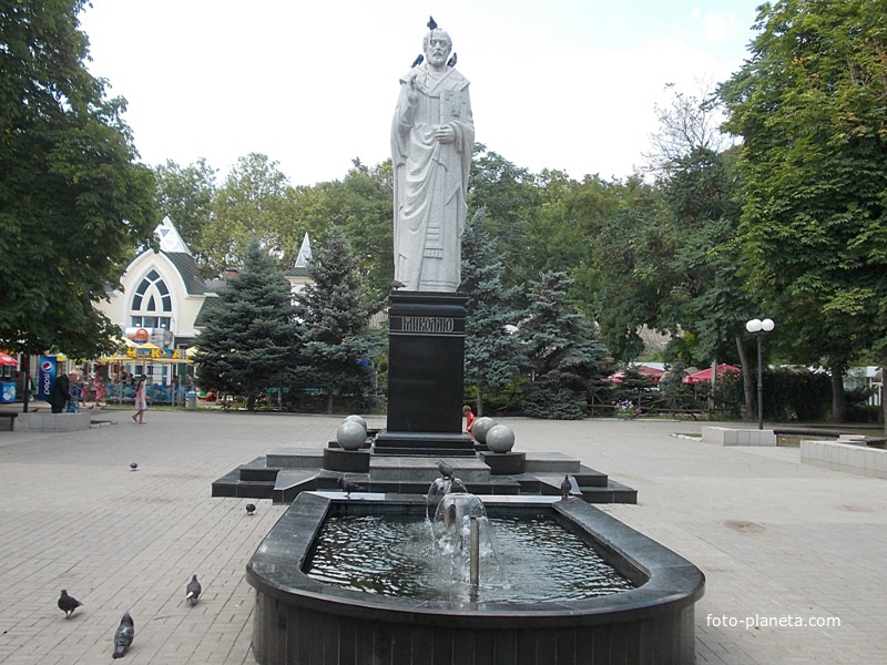 Памятник Святому Николаю