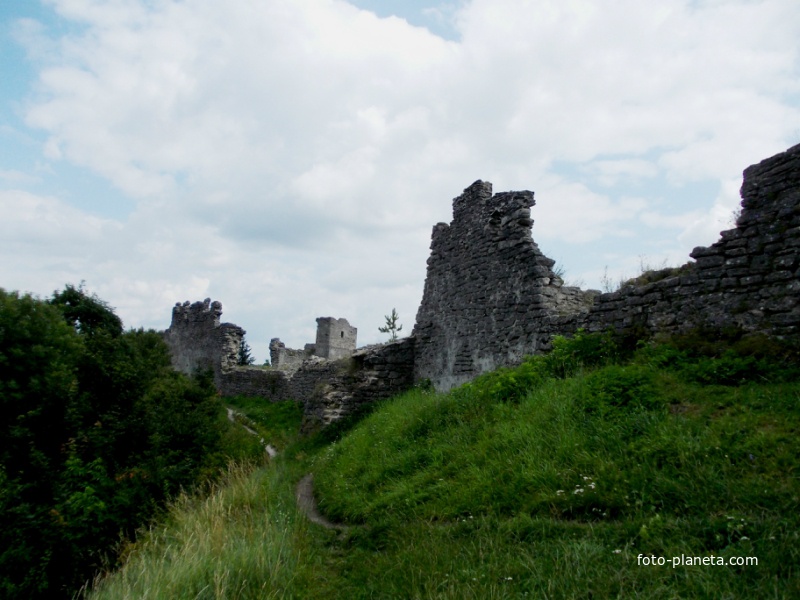 Руины замка в Кременцах