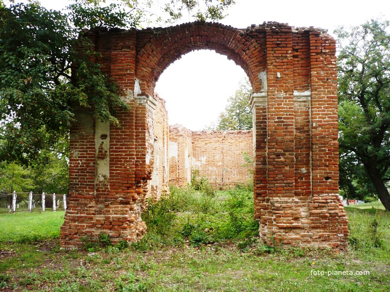 Руины Успенской церкви