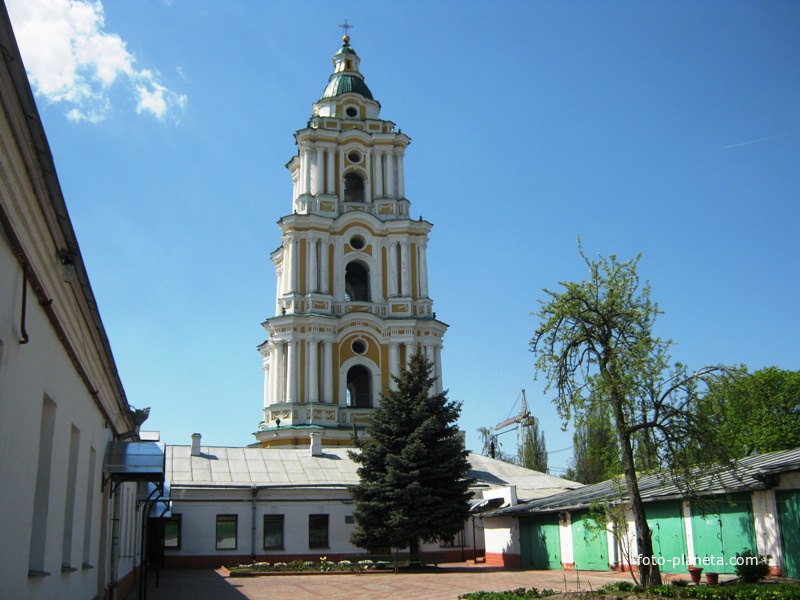 Колокольня Троицкого монастыря
