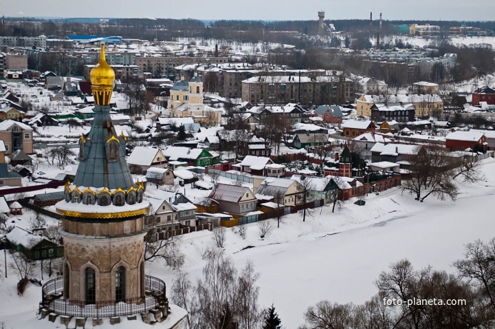 Торжок со смотровой площадки надвратной церкви  Борисоглебского мужского монастыря в Торжке
