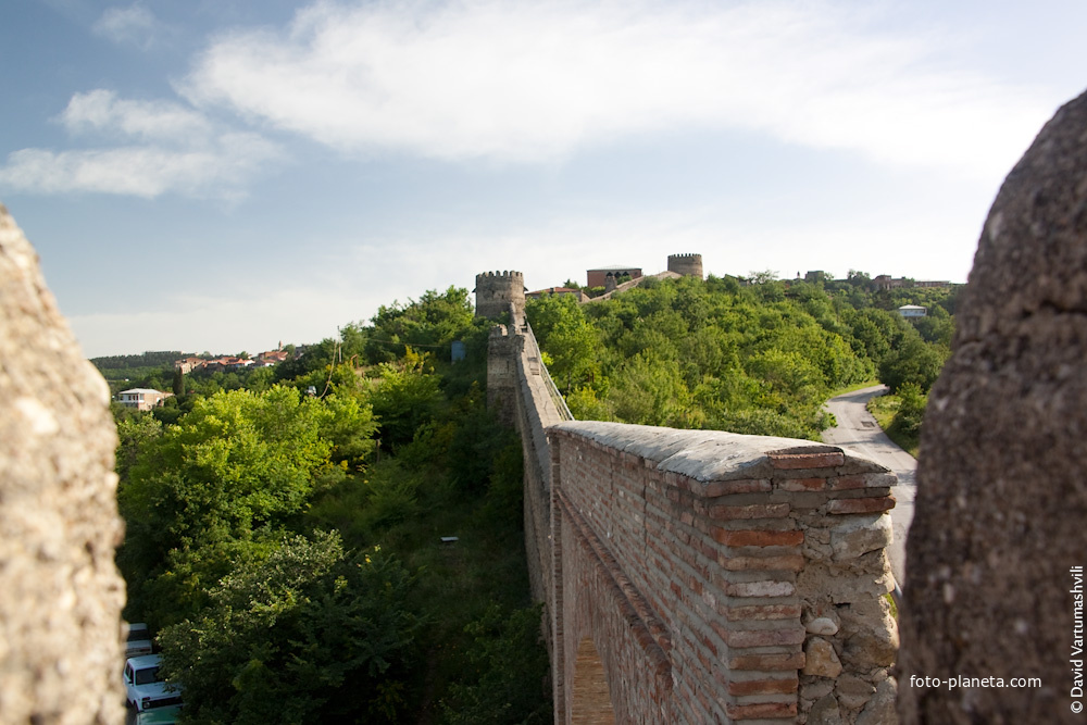 Стены крепости в Сигнахи