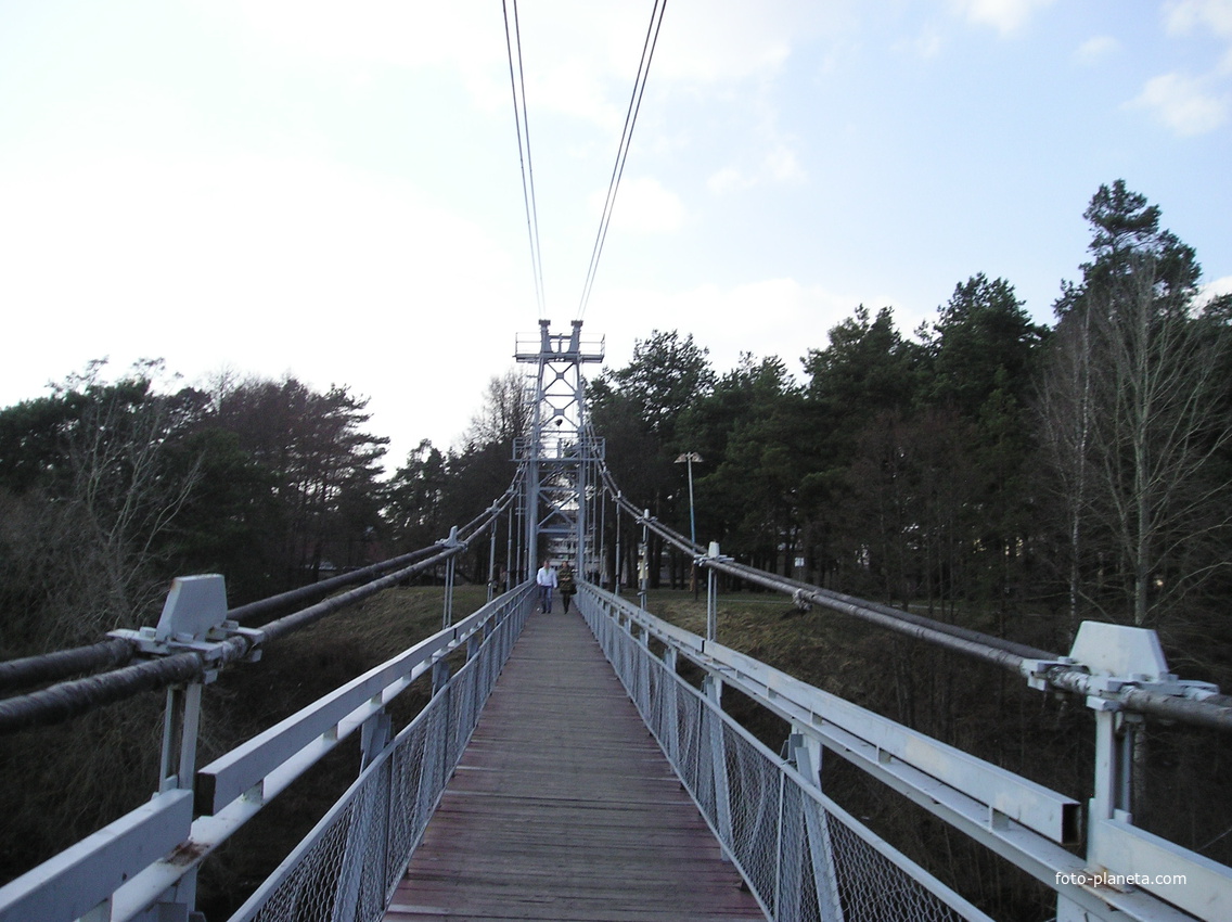 Мосты. Подвесной пешеходный мост.