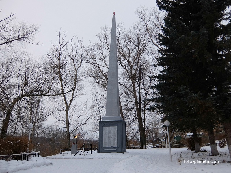 Монумент жителям посёлка Мышега, павшим в Великой Отечественной