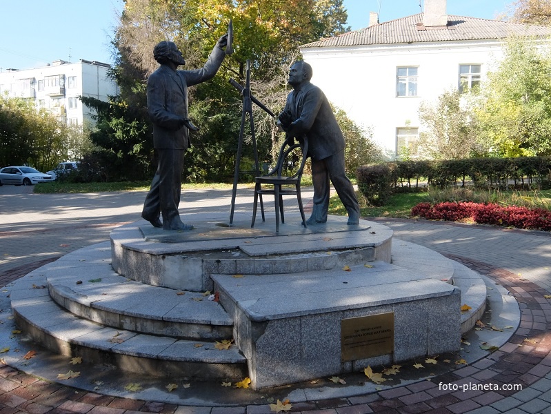 Памятник Циолковскому и Королёву