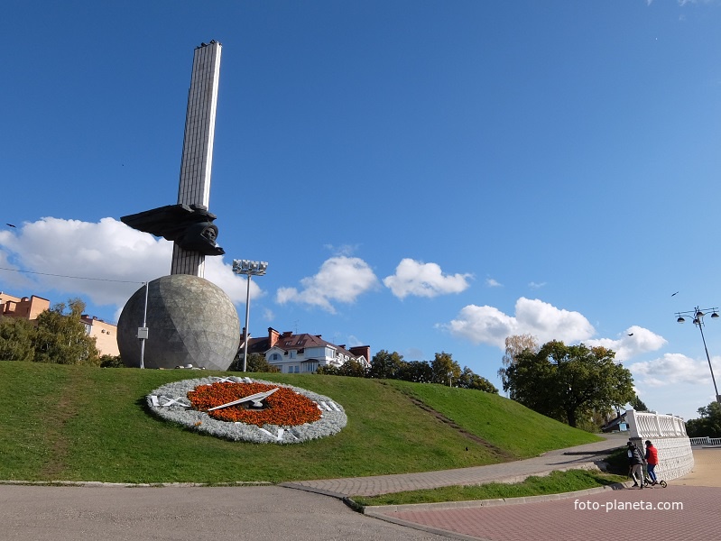 Памятник в честь 600-летия Калуги