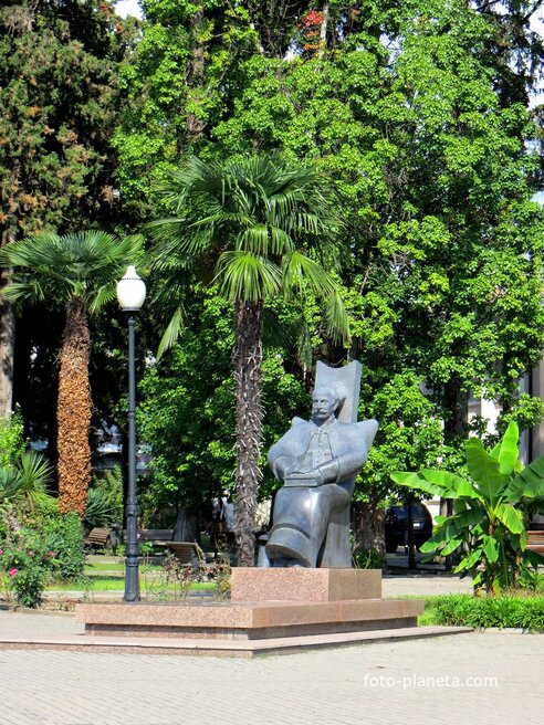 Памятник Гулия Д.И.
