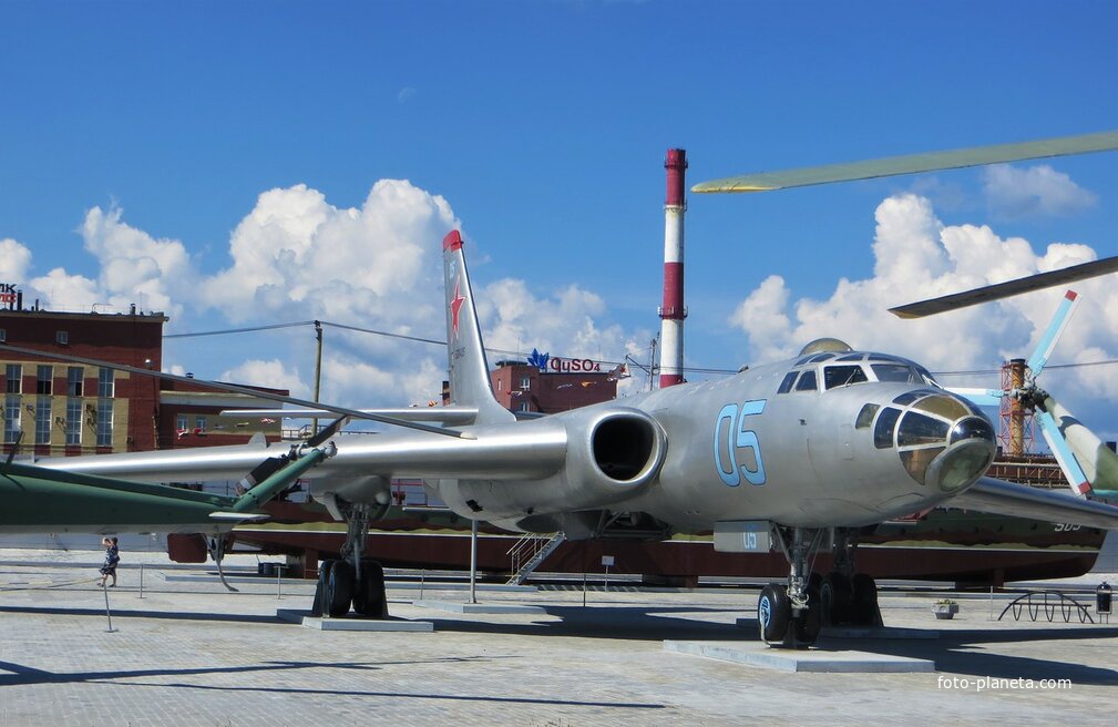 Самолёт-лаборатория ТУ-16ЛЛ