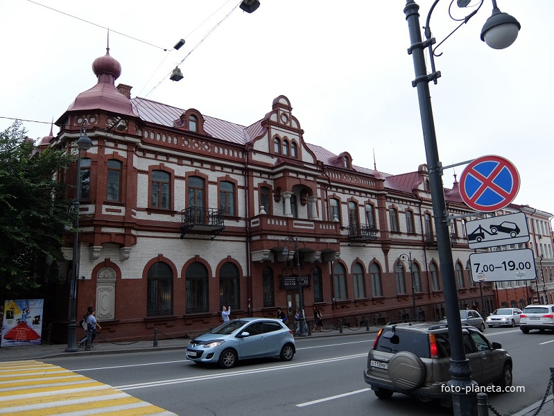 Здание больницы